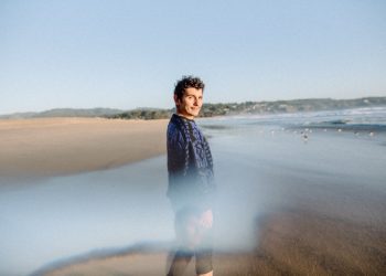 Sobre el escenario de Duoc UC Fabián Villalobos lanzará su nuevo sencillo “Súper Au!”