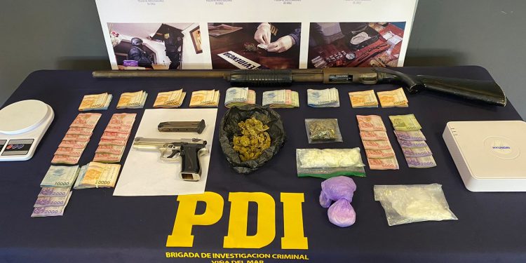 Detenidos por la PDI en Viña del Mar acopiaban droga al interior de piscina