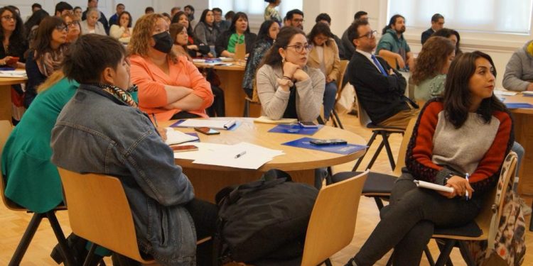 Instituciones Educativas de Valparaíso participan en el 1er Seminario del Programa «A Convivir Se Aprende»