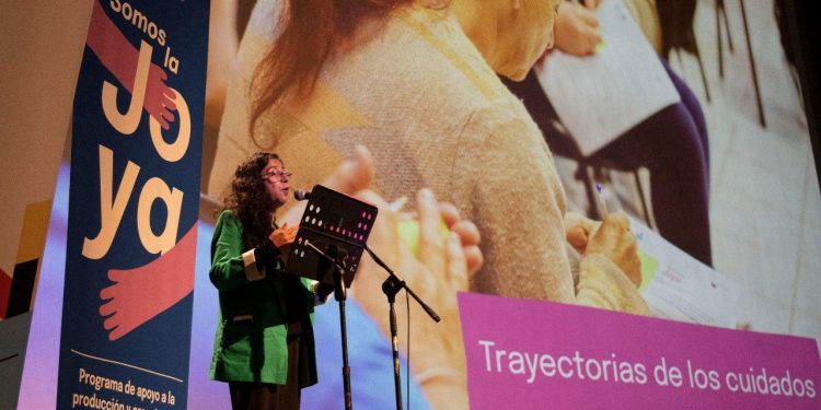 Dos mil mujeres y diversidades porteñas se reúnen a debatir sobre el trabajo doméstico y de cuidados en Valparaíso