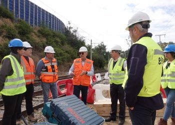 Alcaldesa de Quilpué y Seremi de Transportes participan de inspección en terreno a obras de nueva estación Valencia