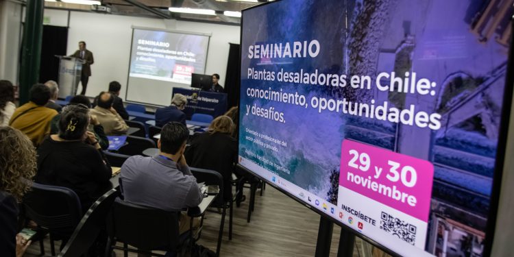Especialistas reunidos en la UV analizan las oportunidades y desafíos de las plantas desaladoras en Chile