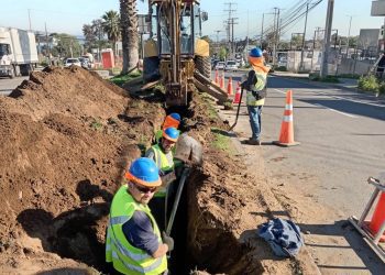 Esval renueva red de agua potable que beneficia a más de 2.700 hogares de Concón