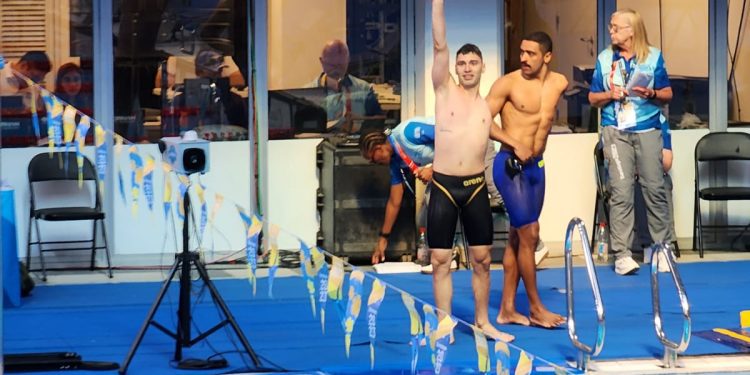 Vicente Almonacid gana medalla de oro en los 200 metros combinados de la Para Natación