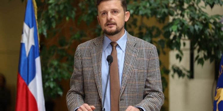 Diputado Schubert insta al Ministerio de Educación a generar medidas para mejorar habilidades digitales en escuelas rurales