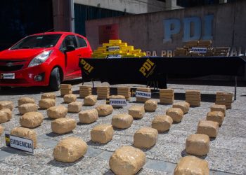Operativo Conjunto en Valparaíso: PDI y Fiscalía Detienen a 11 Personas por Tráfico de Drogas