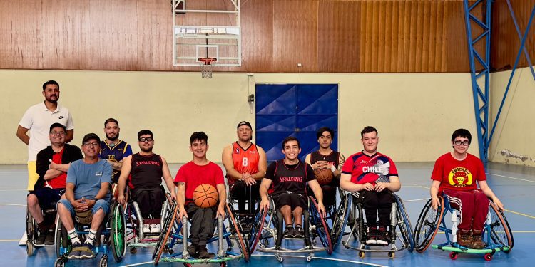 Promesas del básquetbol en silla de ruedas: Superando desafíos y alcanzando logros