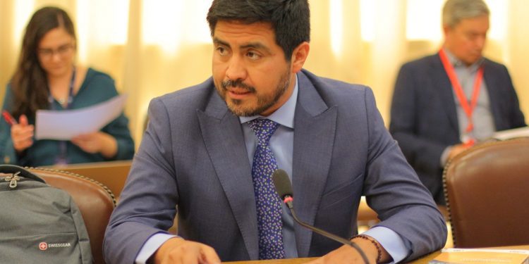 Diputado Daniel Melo (PS) busca mejorar la fiscalización de vehículos motorizados que emiten ruidos molestos