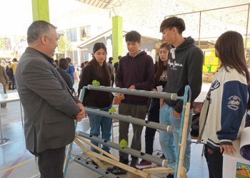 Noventa proyectos científicos de estudiantes de la zona se presentarán en Feria Regional Escolar STEAM