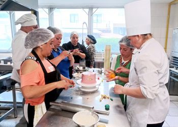 Microemprendedores de Valparaíso se certificaron en Repostería