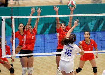 Chile cae ante Perú, pero apunta al bronce frente a Bolivia en voleibol femenino