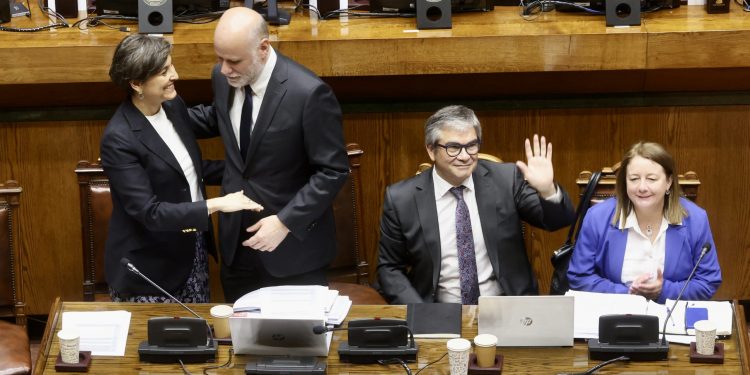 Senado respalda propuesta del Ejecutivo y aprueba adelantar la entrada en vigencia del Índice de Costos de Salud (ICSA)