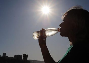 Experta entrega consejos para enfrentar las altas temperaturas y cuidar la salud