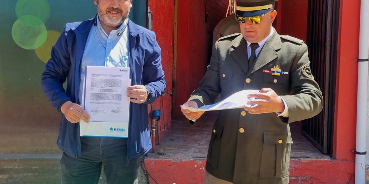 Vecinos de La Cruz podrán aportar con Bomberos a través de la cuenta de agua de Esval