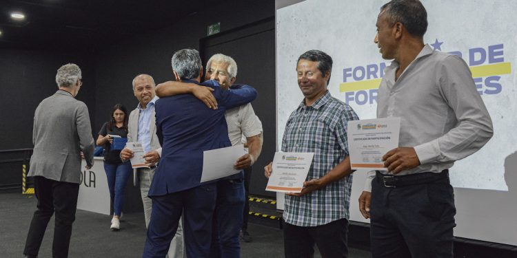 Everton y UDLA certifican a 45 técnicos de fútbol amateur de la región a través de Programa Formador de Formadores