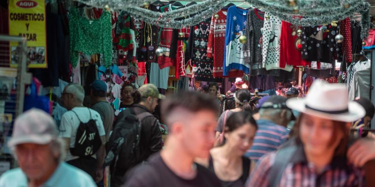 Feria Navideña de El Belloto tiene los precios más convenientes