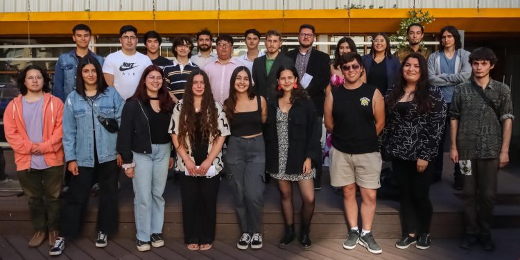 Asume nueva mesa directiva de la Federación de Estudiantes de la Universidad de Valparaíso