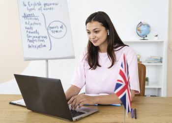 Lanzan 1.000 becas para aprender inglés técnico destinado a profesionales de la industria tecnológica