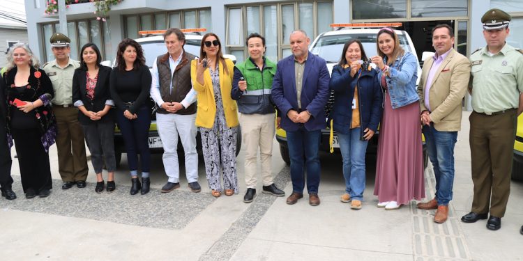 Gobierno Regional de Valparaíso entrega tres vehículos para seguridad ciudadana a municipio de Cartagena