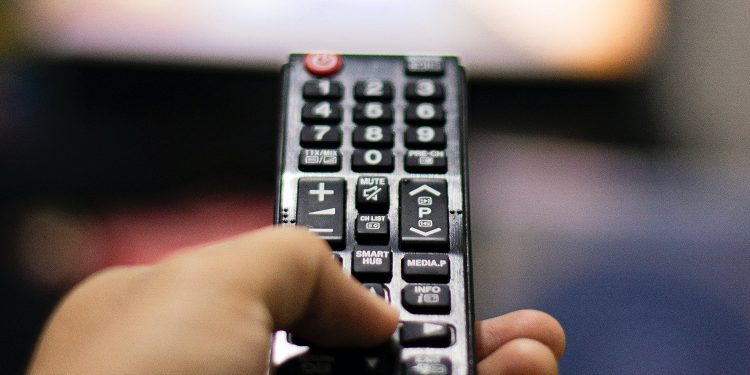 Jóvenes siguen consumiendo teleseries chilenas pese a la evolución del streaming