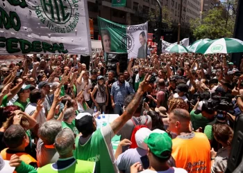 Justicia argentina admite un recurso de inconstitucionalidad contra la desregulación de Milei