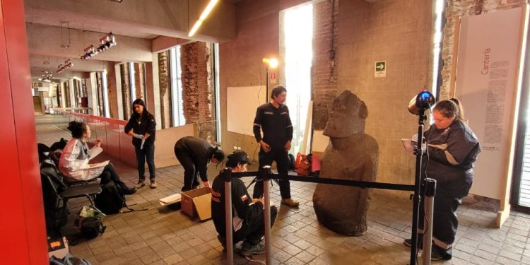 Moai de Caleta Portales será recuperado y puesto en valor por estudiantes de Duoc UC