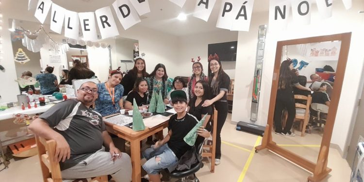 Pacientes del Hospital Dr. Gustavo Fricke SSVQ participan del Taller de Papa Noel