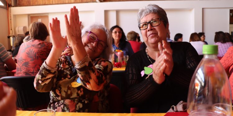 Cecosf Santa Teresita de Quillota inició un trabajo para identificar las necesidades de personas mayores