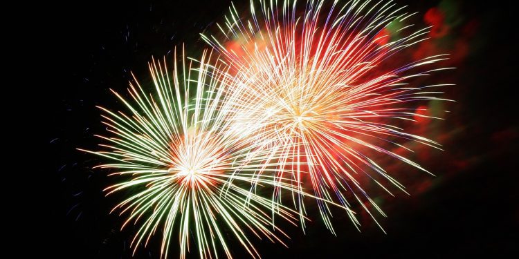 Vísperas de Año Nuevo: especialistas reiteran llamado a no beber si conduce y mantenerse alejados de fuegos artificiales