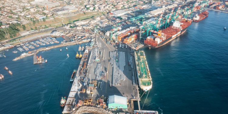 [Opinión] Heinz Pearce: El futuro de Chile, para crecer hay que mirar al mar