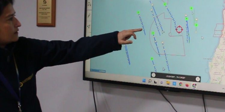 Monitorean paso de flota pesquera extranjera que se desplaza por nuestra zona económica exclusiva rumbo al océano atlántico