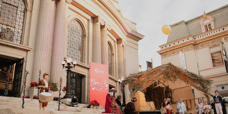 Viñamarinos vivieron una fiesta navideña en el frontis del Teatro Municipal