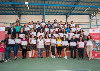 58 apoderados de Quintero aprobaron curso de alfabetización digital