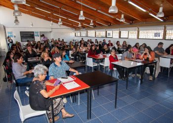 Más de 900 personas de Concón y Quintero se capacitaron en unos 30 talleres de técnicas y oficios