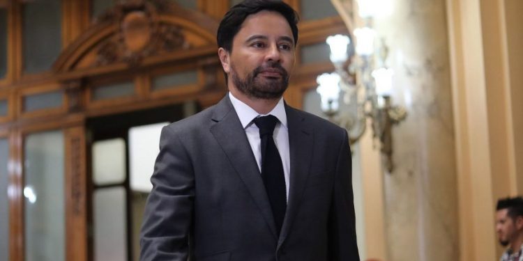 «Tendré que tomar una decisión»: Carter contempla postularse como Senador por Valparaíso