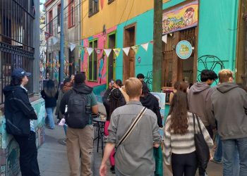 Cartelera Cultural del Centro de Extensión Edificio Cousiño invita a un recorrido turístico guiado por el Valparaíso Cinematográfico