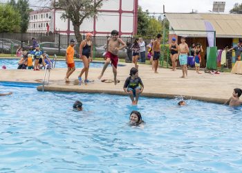 400 niños y niñas participaron de los Talleres de Natación del Municipio Abierto de Quilpué