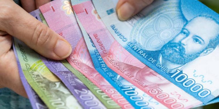 Expertos analizan las proyecciones macroeconómicas y desafíos 2024