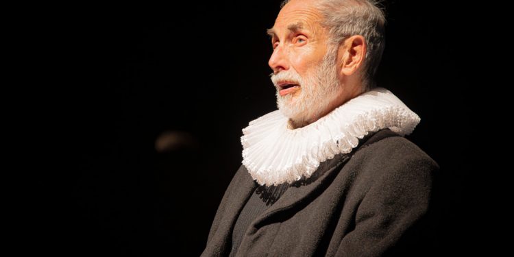 «Hamlet deambula en círculos»: Héctor Noguera se presentará sobre el escenario del Centro de Extensión Duoc UC