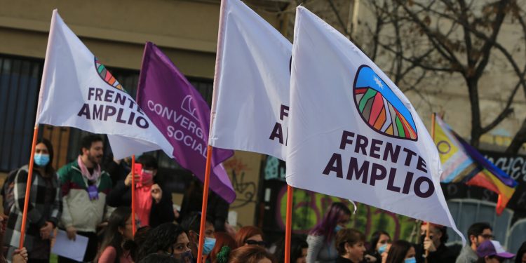 Diputadas Bello y Rojas, junto a alcaldesa Ripamonti, llaman a la unidad del Frente Amplio en un partido único