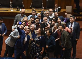 Al agua: se cae acusación constitucional contra Montes en la cuestión previa
