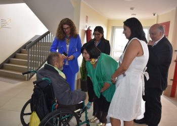 Histórico: personas cuidadoras podrán validar su experiencia y conocimiento gracias a SENCE y SENAMA