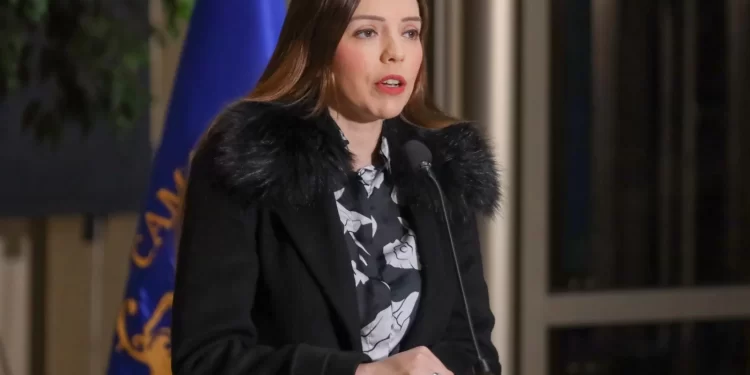 Diputada Camila Flores apunta a la municipalidad de Viña y TVN por Peso Pluma en el festival: “Es un pésimo ejemplo y una señal de total abuso e impunidad”