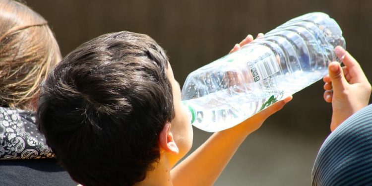 ¿Cómo evitar golpes de calor en niños?