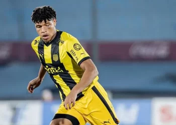 Everton sumó su segundo delantero internacional: cerró un fichaje desde Peñarol