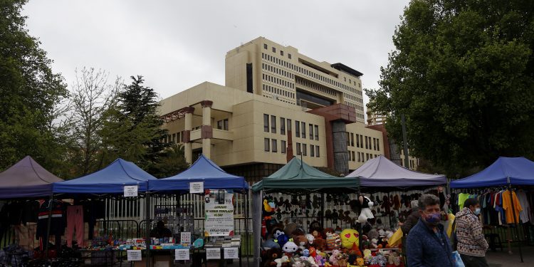 [Opinión] Manuel Cea Acevedo: Consecuencias del aumento del comercio informal