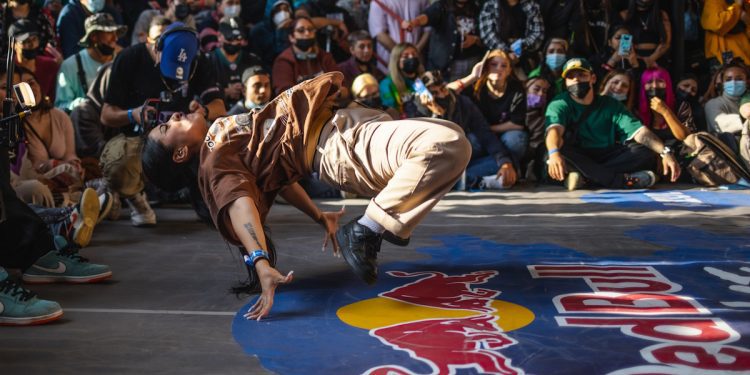 Este fin de semana “Red Bull Lola On Tour” llegará a las playas de la Región de Valparaíso