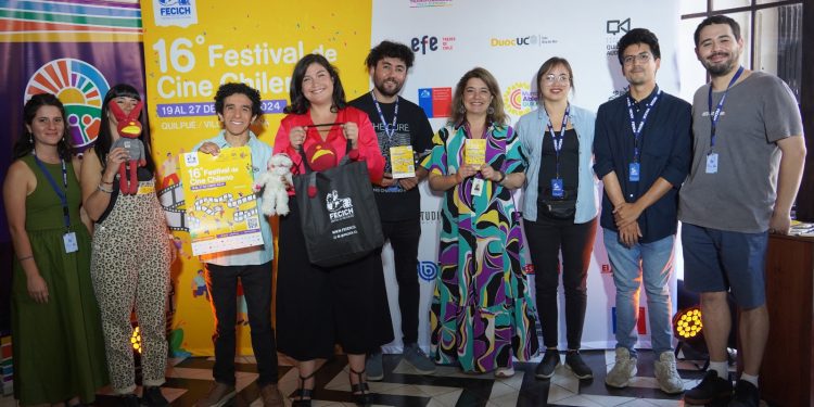 Cientos de personas dieron vida al inicio del 16° Festival de Cine Chileno en Villa Alemana