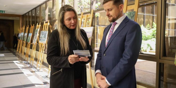 Diputados de la Comisión de RREE critican designación de exministro García como Embajador:  “Nuevamente nos vemos en el premio de consuelo”