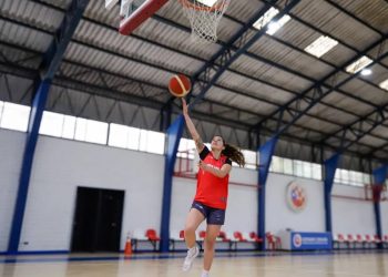 Rumores sobre vida amorosa del presidente Boric apuntan a una seleccionada nacional de básquetbol